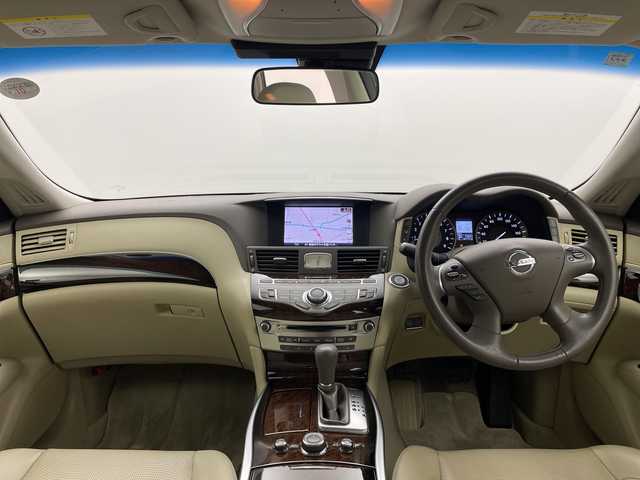 日産 フーガ 250GT タイプP 群馬県 2011(平23)年 5.5万km スーパーブラック 純正ＨＤＤナビ　/バックカメラ　/ワンセグＴＶ　/ビルトインＥＴＣ　/レザーシート　/全席パワーシート　/＝＝＝＝＝＝＝＝＝＝＝＝＝＝＝＝＝＝＝＝＝＝＝＝＝/シートヒーター　/エアシート　/プッシュスタートボタン　/ＨＩＤヘッドライト　/オートライト　/純正アルミホイール　/禁煙車