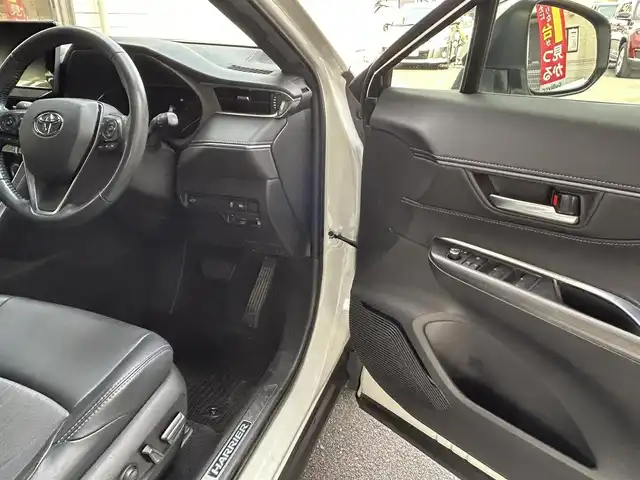 トヨタ ハリアー G 愛知県 2021(令3)年 4.5万km ホワイトパールクリスタルシャイン 純正12.3型ディスプレイ〈MOP〉/・Tコネクトナビ／Bluetooth／USB／地デジTV/・Apple Car Play／Android　Auto/・JBLプレミアムサウンドシステム/バックビューカメラ/パワーバックドア/デジタルインナーミラー/合皮＆ファブリックコンビシート/運転席パワーシート/LEDヘッドライト／デイライト／フォグランプ/ビルトインETC2.0/TOYOTA SAFETY SENSE/・プリクラッシュセーフティ/・レーントレーシングアシスト/・レーダークルーズコントロール/・アダプティブハイビームシステム/・ロードサインアシスト/パーキングサポートブレーキ/純正18インチAW