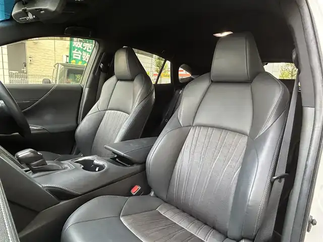 トヨタ ハリアー G 愛知県 2021(令3)年 4.5万km ホワイトパールクリスタルシャイン 純正12.3型ディスプレイ〈MOP〉/・Tコネクトナビ／Bluetooth／USB／地デジTV/・Apple Car Play／Android　Auto/・JBLプレミアムサウンドシステム/バックビューカメラ/パワーバックドア/デジタルインナーミラー/合皮＆ファブリックコンビシート/運転席パワーシート/LEDヘッドライト／デイライト／フォグランプ/ビルトインETC2.0/TOYOTA SAFETY SENSE/・プリクラッシュセーフティ/・レーントレーシングアシスト/・レーダークルーズコントロール/・アダプティブハイビームシステム/・ロードサインアシスト/パーキングサポートブレーキ/純正18インチAW