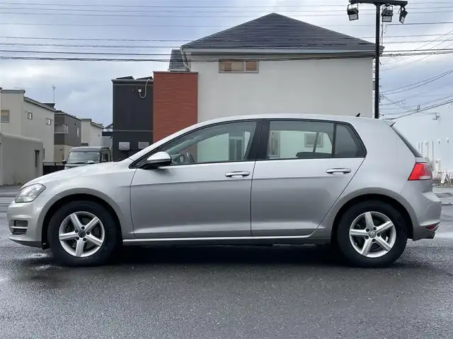 フォルクスワーゲン ゴルフ TSI コンフォートライン BM 道央・札幌 2014(平26)年 11.9万km タングステンシルバーメタリック 純正メーカーナビ/CD/DVD/BT/クルーズコントロール/バックカメラ/ビルトインETC/ドライブレコーダー/アイドリングストップ/ステアリングリモコン/パドルシフト/電動パーキング/オートブレーキホールド/MTモード付AT/リモコンキー/HIDヘッドライト/オートライト/フォグランプ/電動格納ミラー/ヒーテッドドアミラー/ウィンカーミラー/フロアマット/スペアキー/純正AW付き夏タイヤ積込/205/55/R16/2019年/山2mm