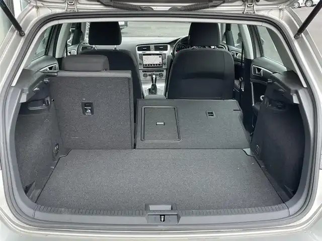 フォルクスワーゲン ゴルフ TSI コンフォートライン BM 道央・札幌 2014(平26)年 11.9万km タングステンシルバーメタリック 純正メーカーナビ/CD/DVD/BT/クルーズコントロール/バックカメラ/ビルトインETC/ドライブレコーダー/アイドリングストップ/ステアリングリモコン/パドルシフト/電動パーキング/オートブレーキホールド/MTモード付AT/リモコンキー/HIDヘッドライト/オートライト/フォグランプ/電動格納ミラー/ヒーテッドドアミラー/ウィンカーミラー/フロアマット/スペアキー/純正AW付き夏タイヤ積込/205/55/R16/2019年/山2mm