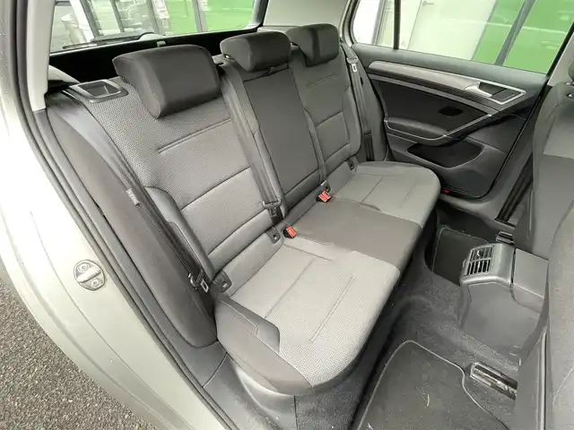 フォルクスワーゲン ゴルフ TSI コンフォートライン BM 道央・札幌 2014(平26)年 11.9万km タングステンシルバーメタリック 純正メーカーナビ/CD/DVD/BT/クルーズコントロール/バックカメラ/ビルトインETC/ドライブレコーダー/アイドリングストップ/ステアリングリモコン/パドルシフト/電動パーキング/オートブレーキホールド/MTモード付AT/リモコンキー/HIDヘッドライト/オートライト/フォグランプ/電動格納ミラー/ヒーテッドドアミラー/ウィンカーミラー/フロアマット/スペアキー/純正AW付き夏タイヤ積込/205/55/R16/2019年/山2mm