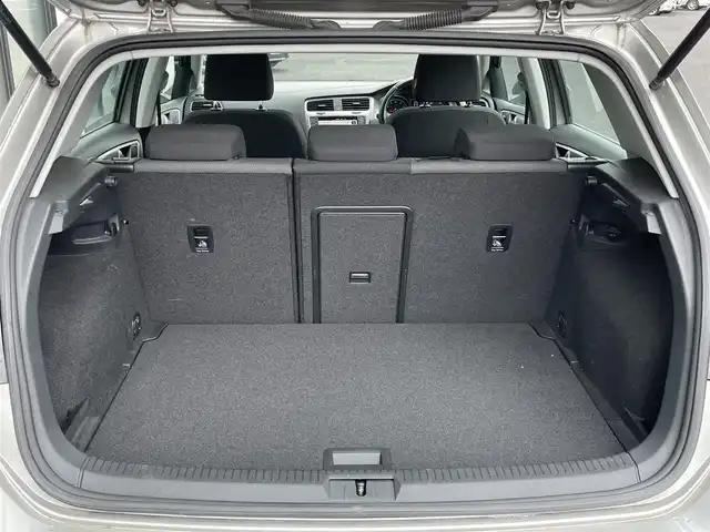 フォルクスワーゲン ゴルフ TSI コンフォートライン BM 道央・札幌 2014(平26)年 11.9万km タングステンシルバーメタリック 純正メーカーナビ/CD/DVD/BT/クルーズコントロール/バックカメラ/ビルトインETC/ドライブレコーダー/アイドリングストップ/ステアリングリモコン/パドルシフト/電動パーキング/オートブレーキホールド/MTモード付AT/リモコンキー/HIDヘッドライト/オートライト/フォグランプ/電動格納ミラー/ヒーテッドドアミラー/ウィンカーミラー/フロアマット/スペアキー/純正AW付き夏タイヤ積込/205/55/R16/2019年/山2mm