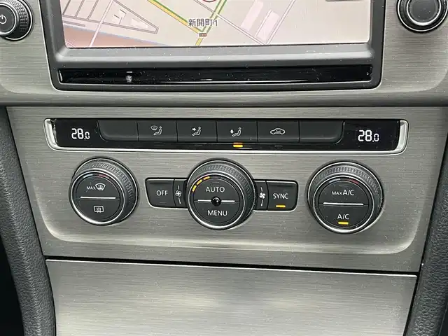 フォルクスワーゲン ゴルフ TSI コンフォートライン BM 道央・札幌 2014(平26)年 11.9万km タングステンシルバーメタリック 純正メーカーナビ/CD/DVD/BT/クルーズコントロール/バックカメラ/ビルトインETC/ドライブレコーダー/アイドリングストップ/ステアリングリモコン/パドルシフト/電動パーキング/オートブレーキホールド/MTモード付AT/リモコンキー/HIDヘッドライト/オートライト/フォグランプ/電動格納ミラー/ヒーテッドドアミラー/ウィンカーミラー/フロアマット/スペアキー/純正AW付き夏タイヤ積込/205/55/R16/2019年/山2mm