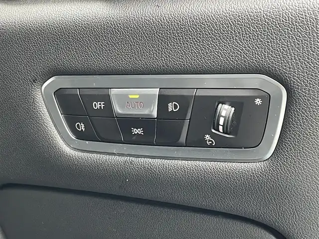 ＢＭＷ ＢＭＷ Ｘ５ xDrive 45e Mスポーツ 東京都 2023(令5)年 11.2万km ミネラルホワイト ・法人ワンオーナー/・エアササスペンション/・プッシュスタート/・パノラマサンルーフ/・インテリジェントセーフティ/・注意喚起アシスタント/・ステアリングアシスト/・PDC自動起動/・アクティブPDC緊急ブレーキ/・パーキングアシスト/・ハイビームアシスト/・クルーズコントロール(追従式)/・本革シート/・前席パワーシート/・全席シートヒーター/・純正メモリナビ/【Bluetooth・USB・AppleCarPlay】/・フルセグTV/・全方位カメラ/・ETC/・ワイヤレス充電/・ドライブレコーダー(前後録画)/・レーダー探知機/・パワーバックドア/・LEDヘッドランプ/・純正マット