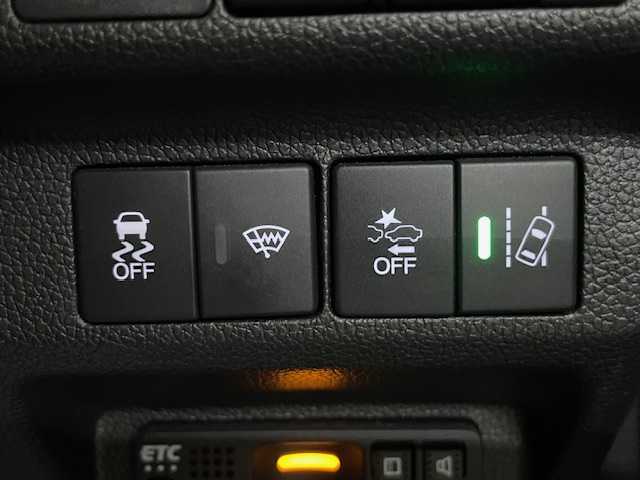 ホンダ フリード＋ クロスター ホンダセンシング 道央・札幌 2021(令3)年 5.4万km プラチナホワイトパール ４ＷＤ/ホンダセンシング　/社外ナビ　/バックカメラ　/両側電動スライドドア　/純正エンジンスターター　/純正１５インチアルミホイール　/レーダークルーズ/ドライブレコーダー　/前席シートヒーター　/ハーフレザーシート　/コーナーセンサー　/ＬＥＤヘッドライト/ビルトインETC