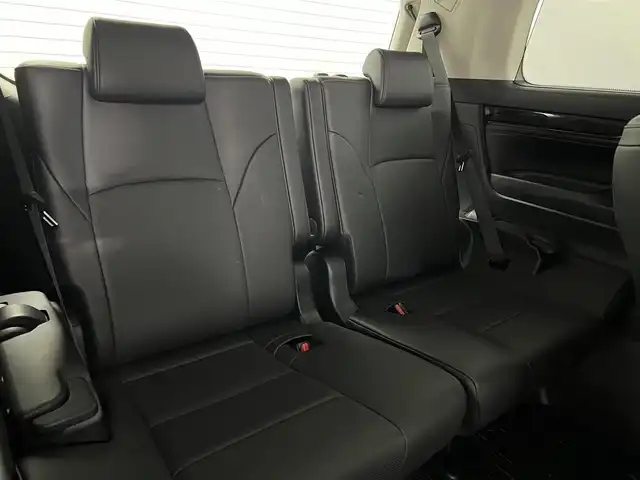 トヨタ アルファードハイブリット SR Cパッケージ 福島県 2019(令1)年 2.3万km ホワイトパールクリスタルシャイン フリップダウンモニター/・純正SDナビゲーション/型式：NSZt-Y68T/【CD/DVD/Bluetooth/フルセグTV】/・バックカメラ/・ETC2.0/・前後ドライブレコーダー/プリクラッシュセーフティ/レーントレーシングアシスト/アダプティブクルーズコントロール/クリアランスソナー/パーキングサポートブレーキ/ロードサインアシスト/電子パーキングブレーキ/・ブレーキオートホールド/アイドリングストップ/両側パワースライドドア/・パワーバックドア/コンビステアリング/・ステアリングスイッチ/・ステアリングヒーター/レザーシート/・運転席＋助手席パワーシート/・運転席メモリーシート/・運転席＋助手席シートヒーター/・運転席＋助手席エアシート/・オットマン/LEDヘッドライト/・オートライト/・フロントフォグライト/ABS/横滑り防止装置/盗難防止装置/純正フロアマット/ドアバイザー/プッシュスタート/・スマートキー/・スペアキー