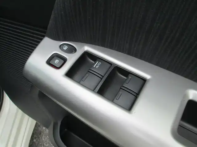 ホンダ フリード ハイブリット ジャストセレクション 千葉県 2012(平24)年 4.6万km プレミアムホワイトパール ワンオーナー/純正ナビ、ワンセグTV/バックカメラ/純正オーディオ【DVD/CD/SD/USB】/両側パワースライドドア/HIDヘッドライト/クルーズコントロール/前後コーナーセンサー/ハーフレザーシート/革巻きステアリング/ナビ連動ステアリングスイッチ/前方ドライブレコーダー/ETC、スペアキー/取扱説明書/ナビ取扱説明書/新車時保証書/ホンダ整備記録簿(H25/26/27/28/30/R2/5/6)