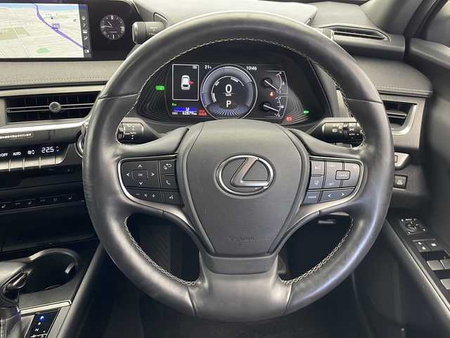 レクサス ＵＸ 250h バージョンL 愛知県 2019(令1)年 6.3万km グラファイトブラックガラスフレーク 衝突軽減システム/純正10型ナビ/全方位カメラ/三眼LEDヘッドライト/レーダークルーズコントロール/シートヒーター/エアシート/フルセグ/CD DVD/Bluetooth/バックカメラ/パワーシート/コーナーセンサー/純正アルミホイール/ETC2.0/ブラインドスポットモニター/ステアリングヒーター/オートマチックハイビーム/置くだけ充電機/ドライブレコーダー/ステアリングスイッチ/スマートキー/プッシュスタート