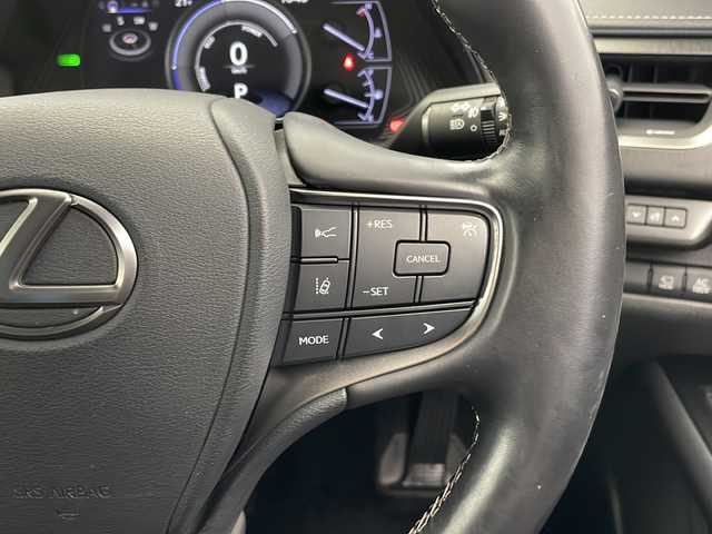 レクサス ＵＸ 250h バージョンL 愛知県 2019(令1)年 6.3万km グラファイトブラックガラスフレーク 衝突軽減システム/純正10型ナビ/全方位カメラ/三眼LEDヘッドライト/レーダークルーズコントロール/シートヒーター/エアシート/フルセグ/CD DVD/Bluetooth/バックカメラ/パワーシート/コーナーセンサー/純正アルミホイール/ETC2.0/ブラインドスポットモニター/ステアリングヒーター/オートマチックハイビーム/置くだけ充電機/ドライブレコーダー/ステアリングスイッチ/スマートキー/プッシュスタート