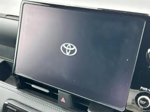 トヨタ ヴォクシー ハイブリッド S－Z 静岡県 2022(令4)年 5.5万km ホワイトパールクリスタルシャイン TOYOTA SAFETY SENSE/・プリクラッシュセーフティ/・レーントレーシングアシスト/・レーダークルーズコントロール/・アダプティブハイビーム/・発進遅れ抑止機能/・レーンチェンジアシスト/純正ナビ/AM FM CD DVD Bluetooth ipod /AppleCarPlay AndroidAuto/ヘッドアップディスプレイ/レザーシート/全席シートヒーター/エアシート/オートブレーキホールド/電動パーキングブレーキ/純正16インチアルミホイール/革巻きステアリング/ステアリングスイッチ/スマートキー＆プッシュスタート/サンシェード/後席カーテン/取扱説明書/フルセグTV　/アラウンドビューモニター/バックモニター/自動駐車システム/ビルトインETC2.0/COMTECドライブレコーダー(HDR361G5)/LEDオートヘッドライト/両側パワースライドドア