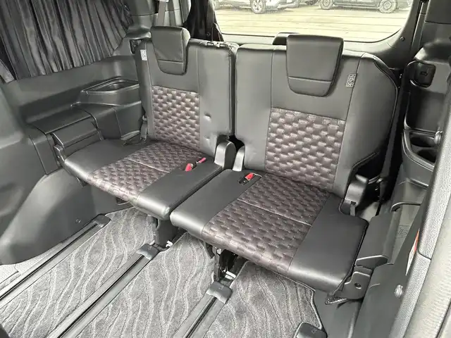 トヨタ ヴォクシー ハイブリッド S－Z 静岡県 2022(令4)年 5.5万km ホワイトパールクリスタルシャイン TOYOTA SAFETY SENSE/・プリクラッシュセーフティ/・レーントレーシングアシスト/・レーダークルーズコントロール/・アダプティブハイビーム/・発進遅れ抑止機能/・レーンチェンジアシスト/純正ナビ/AM FM CD DVD Bluetooth ipod /AppleCarPlay AndroidAuto/ヘッドアップディスプレイ/レザーシート/全席シートヒーター/エアシート/オートブレーキホールド/電動パーキングブレーキ/純正16インチアルミホイール/革巻きステアリング/ステアリングスイッチ/スマートキー＆プッシュスタート/サンシェード/後席カーテン/取扱説明書/フルセグTV　/アラウンドビューモニター/バックモニター/自動駐車システム/ビルトインETC2.0/COMTECドライブレコーダー(HDR361G5)/LEDオートヘッドライト/両側パワースライドドア