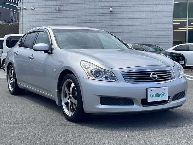 日産 スカイライン 350GT Type P 山梨県 2008(平20)年 7.3万km ブリリアントシルバー 純正ナビ　/ＥＴＣ　/バックカメラ　/黒革シート　/メモリ付きパワーシート　/前席シートヒーター/ドライブレコーダー　/スマートキー　/オートライト　/デュアルエアコン　/横滑り防止　/盗難防止装置　/ＨＩＤヘッドライト