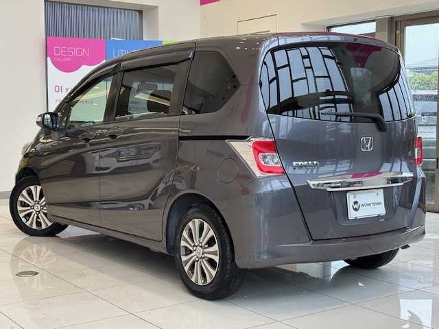 ホンダ フリード G ジャストセレクション 埼玉県 2014(平26)年 5.8万km モダンスティールM ナビSD /　　CD/DVD/BT/フルセグ /バックカメラ /片側パワースライドドア /HIDオートライト /純正15インチアルミホイール /ステアリングスイッチ /アイドリングストップ /USBポート /スマートキー/ビルトインETC /禁煙車