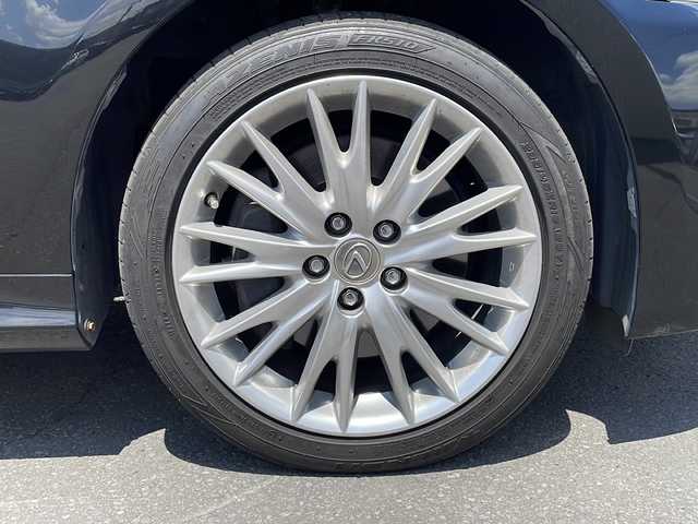 レクサス ＧＳ 350 バージョンL 道北・旭川 2013(平25)年 10.2万km スターライトブラックガラスフレーク ・４WD/・禁煙車/・純正ナビCD/DVD/BT/TV/USB/AUX/・黒革シート/・バックカメラ/・全席シートヒーター/・前席エアシート/・パワーシート/・前席シートメモリー/・パワーシート/・革巻きコンビステアリング/・モード切替ノーマル/エコ/スポーツ/スポーツ＋/・クルーズコントロール/・リアサンシェード/・ミラーヒーター/・リアドアサンシェード/・ドアミラーウインカー/・ヘッドライトウォッシャー/・フォグランプ/・LEDヘッドライト/・電格ミラー/・パドルシフト/・ステアリングスイッチ/・ビルトインETC/・オートエアコン/・スペアキー1個/・カードキー1枚