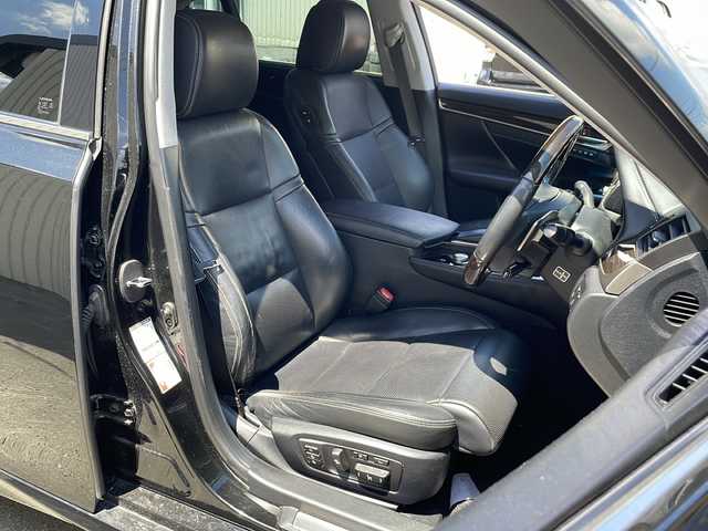 レクサス ＧＳ 350 バージョンL 道北・旭川 2013(平25)年 10.2万km スターライトブラックガラスフレーク ・４WD/・禁煙車/・純正ナビCD/DVD/BT/TV/USB/AUX/・黒革シート/・バックカメラ/・全席シートヒーター/・前席エアシート/・パワーシート/・前席シートメモリー/・パワーシート/・革巻きコンビステアリング/・モード切替ノーマル/エコ/スポーツ/スポーツ＋/・クルーズコントロール/・リアサンシェード/・ミラーヒーター/・リアドアサンシェード/・ドアミラーウインカー/・ヘッドライトウォッシャー/・フォグランプ/・LEDヘッドライト/・電格ミラー/・パドルシフト/・ステアリングスイッチ/・ビルトインETC/・オートエアコン/・スペアキー1個/・カードキー1枚