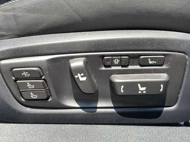 レクサス ＧＳ 350 バージョンL 道北・旭川 2013(平25)年 10.2万km スターライトブラックガラスフレーク ・４WD/・禁煙車/・純正ナビCD/DVD/BT/TV/USB/AUX/・黒革シート/・バックカメラ/・全席シートヒーター/・前席エアシート/・パワーシート/・前席シートメモリー/・パワーシート/・革巻きコンビステアリング/・モード切替ノーマル/エコ/スポーツ/スポーツ＋/・クルーズコントロール/・リアサンシェード/・ミラーヒーター/・リアドアサンシェード/・ドアミラーウインカー/・ヘッドライトウォッシャー/・フォグランプ/・LEDヘッドライト/・電格ミラー/・パドルシフト/・ステアリングスイッチ/・ビルトインETC/・オートエアコン/・スペアキー1個/・カードキー1枚