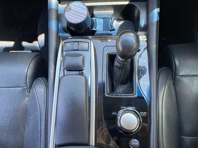 レクサス ＧＳ 350 バージョンL 道北・旭川 2013(平25)年 10.2万km スターライトブラックガラスフレーク ・４WD/・禁煙車/・純正ナビCD/DVD/BT/TV/USB/AUX/・黒革シート/・バックカメラ/・全席シートヒーター/・前席エアシート/・パワーシート/・前席シートメモリー/・パワーシート/・革巻きコンビステアリング/・モード切替ノーマル/エコ/スポーツ/スポーツ＋/・クルーズコントロール/・リアサンシェード/・ミラーヒーター/・リアドアサンシェード/・ドアミラーウインカー/・ヘッドライトウォッシャー/・フォグランプ/・LEDヘッドライト/・電格ミラー/・パドルシフト/・ステアリングスイッチ/・ビルトインETC/・オートエアコン/・スペアキー1個/・カードキー1枚