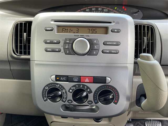 ダイハツ タント L 東京都 2013(平25)年 4.5万km シャンパンゴールドメタリックⅡ 純正オーディオ/CD/FM・AM/AUX//ETC/ヘッドライトレベライザー/ハロゲンヘッドライト/純正ドアバイザー/純正フロアマット/電格ミラー/ISOFIX対応車/リモコンキー/保証書/取扱説明書