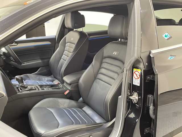 フォルクスワーゲン アルテオン TSI 4モーション Rラインアドバンス 新潟県 2019(平31)年 1.3万km ディープブラックパールエフェクト アダプティブクルーズコントロール/レーンキープアシストシステム/渋滞時追従支援システム/ダイナミックライトアシスト/全周囲カメラ/ETC2.0/駐車支援システム/パークディスタンスコントロール/プリクラッシュブレーキシステム/ESC/ブレーキアシスト/パワーテールゲート/パドルシフト/インテリアアンビエントライト/パワーシート（D席、N席）/シートマッサージ機能（D席）/シートヒーター（全席）/４WD/アイドリングストップ/プッシュスタート/ドライブレコーダー