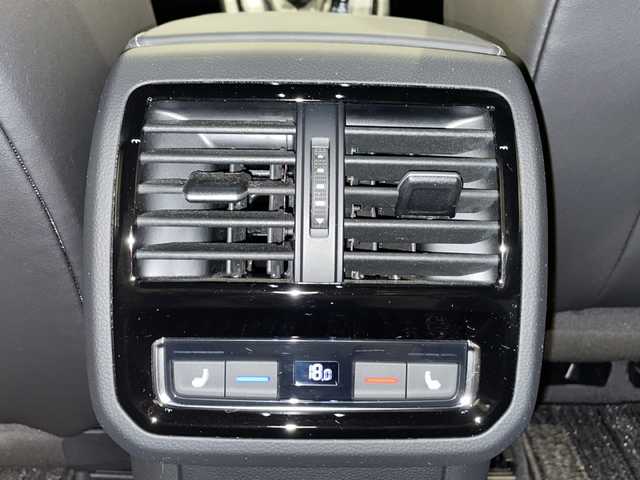 フォルクスワーゲン アルテオン TSI 4モーション Rラインアドバンス 新潟県 2019(平31)年 1.3万km ディープブラックパールエフェクト アダプティブクルーズコントロール/レーンキープアシストシステム/渋滞時追従支援システム/ダイナミックライトアシスト/全周囲カメラ/ETC2.0/駐車支援システム/パークディスタンスコントロール/プリクラッシュブレーキシステム/ESC/ブレーキアシスト/パワーテールゲート/パドルシフト/インテリアアンビエントライト/パワーシート（D席、N席）/シートマッサージ機能（D席）/シートヒーター（全席）/４WD/アイドリングストップ/プッシュスタート/ドライブレコーダー