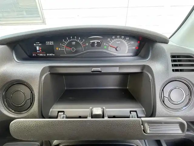 ホンダ Ｎ ＢＯＸ G 福岡県 2022(令4)年 1.2万km プラチナホワイトパール ワンオーナー/カロッツエリアディスプレイオーディオ【FH-3500DVS】/(AM/FM/CD/DVD/Bluetooth/iPod)/バックカメラ/ホンダセンシング/・衝突軽減ブレーキ/・誤発進抑制機能/・後方誤発進抑制機能/・歩行者事故低減ステアリング/・路外逸脱抑制機能/・先行車発進お知らせ機能/・標識認識機能/・アダプティブクルーズコントロール/・車線維持支援システム/横滑り抑制機能/盗難防止装置/両側スライドドア/カロッツエリア前方ドライブレコーダー【VREC-DZ300】/社外フロアマット/電格ウィンカーミラー/ドアバイザー/ステアリングスイッチ/プッシュスタート/ブレーキホールド/ISOFIX/アクセサリーソケット/スペアキー×1/保証書/取扱説明書/ナビ取扱説明書