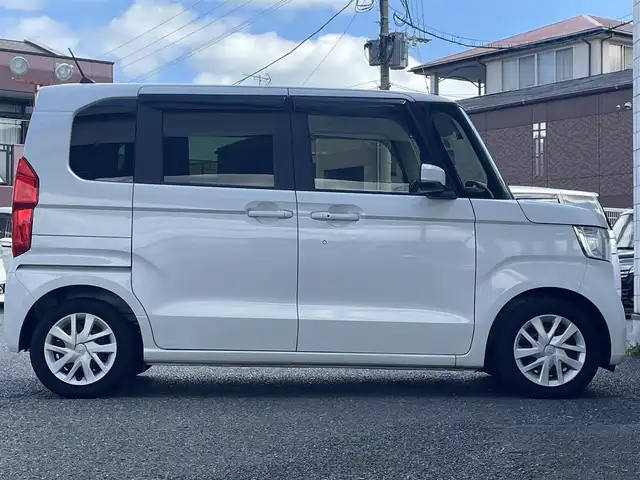 ホンダ Ｎ ＢＯＸ G 福岡県 2022(令4)年 1.2万km プラチナホワイトパール ワンオーナー/カロッツエリアディスプレイオーディオ【FH-3500DVS】/(AM/FM/CD/DVD/Bluetooth/iPod)/バックカメラ/ホンダセンシング/・衝突軽減ブレーキ/・誤発進抑制機能/・後方誤発進抑制機能/・歩行者事故低減ステアリング/・路外逸脱抑制機能/・先行車発進お知らせ機能/・標識認識機能/・アダプティブクルーズコントロール/・車線維持支援システム/横滑り抑制機能/盗難防止装置/両側スライドドア/カロッツエリア前方ドライブレコーダー【VREC-DZ300】/社外フロアマット/電格ウィンカーミラー/ドアバイザー/ステアリングスイッチ/プッシュスタート/ブレーキホールド/ISOFIX/アクセサリーソケット/スペアキー×1/保証書/取扱説明書/ナビ取扱説明書