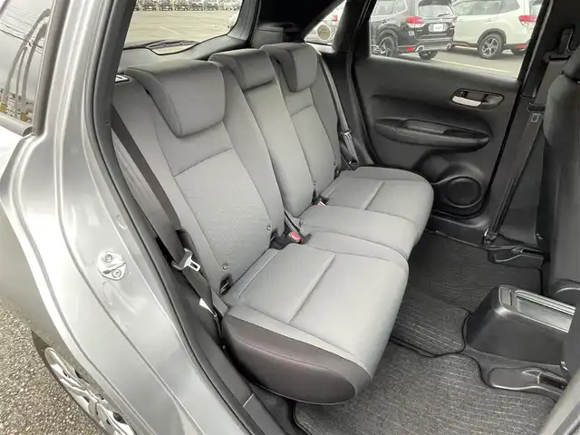 ホンダ フィット ベーシック 道央・札幌 2020(令2)年 5.2万km ルナシルバーM ４WD/社外メモリーナビ/CD/SD/BT/ワンセグ/衝突被害軽減ブレーキ/横滑り防止装置/アダプティブクルーズコントロール/レーンキープアシスト/クリアランスソナー/無効】/４WD/社外メモリーナビ/CD/SD/BT/ワンセグ/衝突被害軽減ブレーキ/横滑り防止装置/アダプティブクルーズコントロール/レーンキープアシスト/クリアランスソナー/バックカメラ/ビルトインETC/ドライブレコーダー/アイドリングストップ/ECONモード/ワイパーデアイサー/ステアリングリモコン/電動パーキング/ブレーキホールド/プッシュスタート/スマートキー/ハロゲンヘッドライト/ヘッドライトレベライザー/電動格納ミラー/ヒーテッドドアミラー/ウィンカーミラー/フロアマット/レンタカー登録