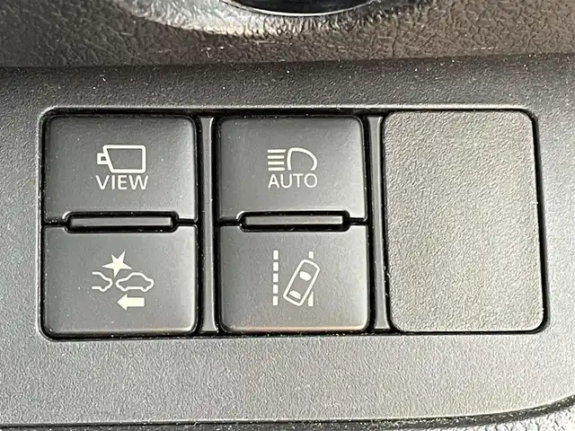 トヨタ シエンタ G クエロ 大分県 2018(平30)年 5.9万km ホワイトパールクリスタルシャイン 純正ナビ/CD/DVD/BT/フルセグ/全方位カメラ/ETC/シートヒーター（D/N）/ステアリングヒーター/ステアリングスイッチ/両側パワースライドドア/オートライト/トヨタセーフティーセンス/・衝突軽減ブレーキ/・レーンキープアシスト/・先行発進お知らせ/・オートハイビーム/モデリスタエアロ（F/S/R）/社外15インチアルミホイール