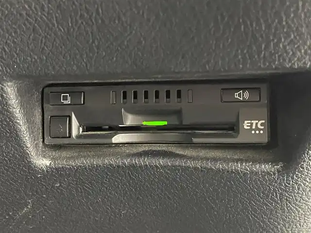 トヨタ シエンタ G クエロ 大分県 2018(平30)年 5.9万km ホワイトパールクリスタルシャイン 純正ナビ/CD/DVD/BT/フルセグ/全方位カメラ/ETC/シートヒーター（D/N）/ステアリングヒーター/ステアリングスイッチ/両側パワースライドドア/オートライト/トヨタセーフティーセンス/・衝突軽減ブレーキ/・レーンキープアシスト/・先行発進お知らせ/・オートハイビーム/モデリスタエアロ（F/S/R）/社外15インチアルミホイール