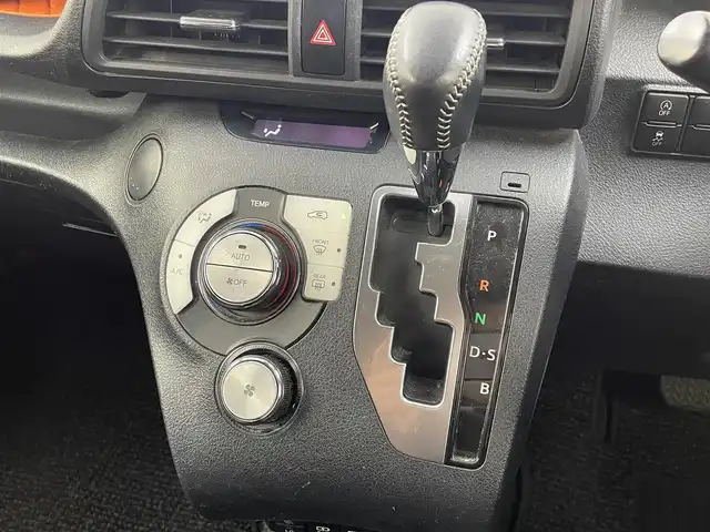 トヨタ シエンタ G クエロ 大分県 2018(平30)年 5.9万km ホワイトパールクリスタルシャイン 純正ナビ/CD/DVD/BT/フルセグ/全方位カメラ/ETC/シートヒーター（D/N）/ステアリングヒーター/ステアリングスイッチ/両側パワースライドドア/オートライト/トヨタセーフティーセンス/・衝突軽減ブレーキ/・レーンキープアシスト/・先行発進お知らせ/・オートハイビーム/モデリスタエアロ（F/S/R）/社外15インチアルミホイール