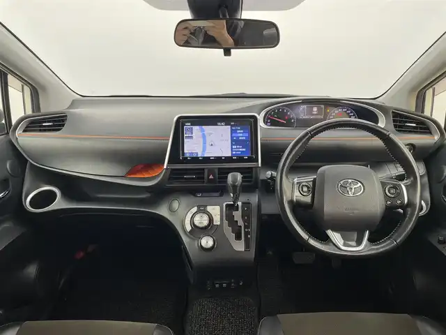 トヨタ シエンタ G クエロ 大分県 2018(平30)年 5.9万km ホワイトパールクリスタルシャイン 純正ナビ/CD/DVD/BT/フルセグ/全方位カメラ/ETC/シートヒーター（D/N）/ステアリングヒーター/ステアリングスイッチ/両側パワースライドドア/オートライト/トヨタセーフティーセンス/・衝突軽減ブレーキ/・レーンキープアシスト/・先行発進お知らせ/・オートハイビーム/モデリスタエアロ（F/S/R）/社外15インチアルミホイール