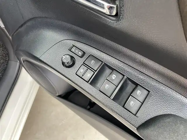 トヨタ シエンタ G クエロ 大分県 2018(平30)年 5.9万km ホワイトパールクリスタルシャイン 純正ナビ/CD/DVD/BT/フルセグ/全方位カメラ/ETC/シートヒーター（D/N）/ステアリングヒーター/ステアリングスイッチ/両側パワースライドドア/オートライト/トヨタセーフティーセンス/・衝突軽減ブレーキ/・レーンキープアシスト/・先行発進お知らせ/・オートハイビーム/モデリスタエアロ（F/S/R）/社外15インチアルミホイール