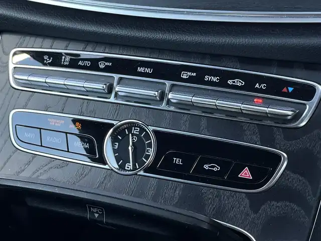 メルセデス・ベンツ Ｅ２００ クーペ スポーツ 岐阜県 2018(平30)年 2.4万km ポーラホワイト レーダーセーフティパッケージ/　アクティブディスタンスディストロニック/　アクティブステアリングアシスト/　アクティブレーンチェンジアシスト/　アクティブエマージェンシーストップアシスト/　PRE-SAFE/　アクティブブレーキアシスト（歩行者、飛び出し検知）/　アクティブブラインドスポットアシスト/　アクティブレーンキーピングアシスト/　トラフィックサインアシスト/マルチビームLEDヘッドライト/ヘッドアップディスプレイ/純正HDDナビ/フルセグTV/Bluetooth/AppleCarPlay/Android Auto/全方位カメラ/前席メモリー付パワーシート/シートヒーター/アンビエントライト/保証書、取扱説明書