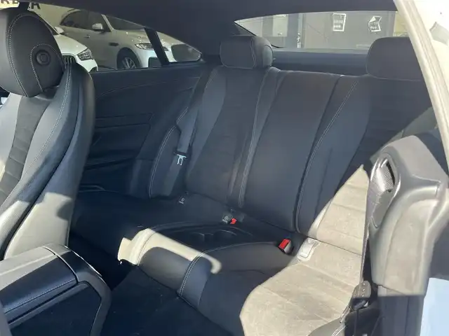 メルセデス・ベンツ Ｅ２００ クーペ スポーツ 岐阜県 2018(平30)年 2.4万km ポーラホワイト レーダーセーフティパッケージ/　アクティブディスタンスディストロニック/　アクティブステアリングアシスト/　アクティブレーンチェンジアシスト/　アクティブエマージェンシーストップアシスト/　PRE-SAFE/　アクティブブレーキアシスト（歩行者、飛び出し検知）/　アクティブブラインドスポットアシスト/　アクティブレーンキーピングアシスト/　トラフィックサインアシスト/マルチビームLEDヘッドライト/ヘッドアップディスプレイ/純正HDDナビ/フルセグTV/Bluetooth/AppleCarPlay/Android Auto/全方位カメラ/前席メモリー付パワーシート/シートヒーター/アンビエントライト/保証書、取扱説明書