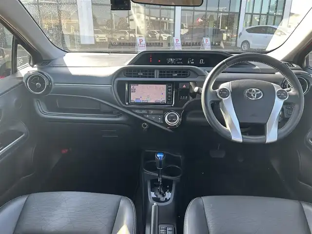 トヨタ アクア G ブラックソフトレザーセレ 栃木県 2017(平29)年 4.4万km スーパーレッドⅤ トヨタセーフティセンスC/・プリクラッシュセーフティシステム/・レーンディパーチャーアラート/・オートマチックハイビーム/純正メモリナビ/TV/CD/Bluetooth/SD/バックカメラ/ビルトインETC/スマートキー/プッシュEgスタート/合皮ブラックソフトレザーシート/シートヒーター/LEDヘッドライト/純正フロアマット/ドライブレコーダー/クルーズコントロール/ステアリングリモコン