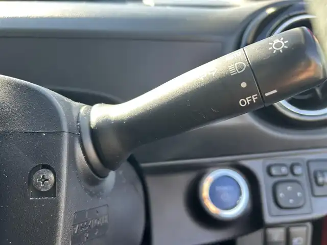 トヨタ アクア G ブラックソフトレザーセレ 栃木県 2017(平29)年 4.4万km スーパーレッドⅤ トヨタセーフティセンスC/・プリクラッシュセーフティシステム/・レーンディパーチャーアラート/・オートマチックハイビーム/純正メモリナビ/TV/CD/Bluetooth/SD/バックカメラ/ビルトインETC/スマートキー/プッシュEgスタート/合皮ブラックソフトレザーシート/シートヒーター/LEDヘッドライト/純正フロアマット/ドライブレコーダー/クルーズコントロール/ステアリングリモコン