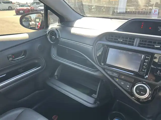 トヨタ アクア G ブラックソフトレザーセレ 栃木県 2017(平29)年 4.4万km スーパーレッドⅤ トヨタセーフティセンスC/・プリクラッシュセーフティシステム/・レーンディパーチャーアラート/・オートマチックハイビーム/純正メモリナビ/TV/CD/Bluetooth/SD/バックカメラ/ビルトインETC/スマートキー/プッシュEgスタート/合皮ブラックソフトレザーシート/シートヒーター/LEDヘッドライト/純正フロアマット/ドライブレコーダー/クルーズコントロール/ステアリングリモコン