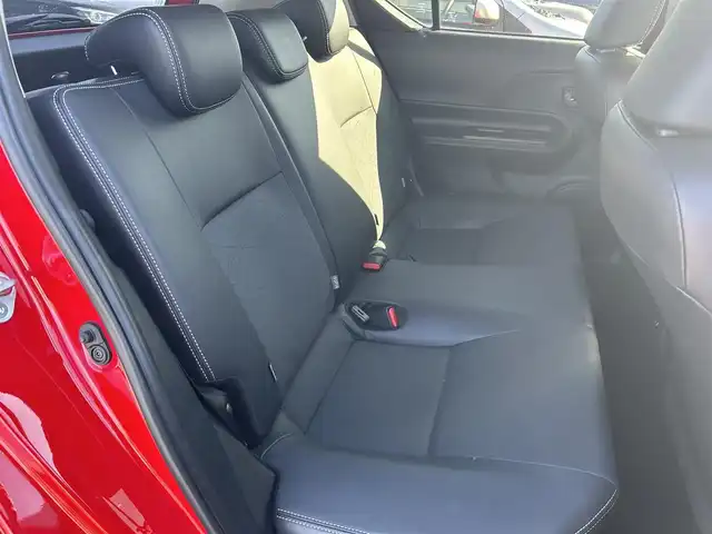 トヨタ アクア G ブラックソフトレザーセレ 栃木県 2017(平29)年 4.4万km スーパーレッドⅤ トヨタセーフティセンスC/・プリクラッシュセーフティシステム/・レーンディパーチャーアラート/・オートマチックハイビーム/純正メモリナビ/TV/CD/Bluetooth/SD/バックカメラ/ビルトインETC/スマートキー/プッシュEgスタート/合皮ブラックソフトレザーシート/シートヒーター/LEDヘッドライト/純正フロアマット/ドライブレコーダー/クルーズコントロール/ステアリングリモコン