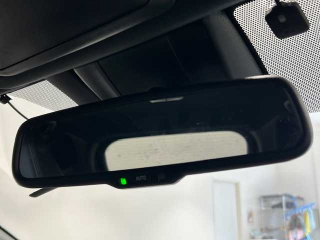 トヨタ ＲＡＶ４ ＰＨＶ G Z 宮城県 2021(令3)年 4.3万km ホワイトパールクリスタルシャイン ガーニッシュ（フロント/サイド/リア）/トヨタセーフティーセンス/・車線逸脱警報装置/・ブラインドスポットモニター/・プリクラッシュセーフティ/・パーキングサポートブレーキ/・ロードサインアシスト/・先行車発進告知機能/純正ナビ/・フルセグTV/・Bluetooth/USB/・全方位カメラ/・2.0ETC/・ドライブレコーダー（前後）/・純正充電ケーブル/・100V充電/アイドリングストップ/電子パーキング/・オートブレーキホールド/革巻きステアリング/・ステアリングスイッチ/レザーシート/・パワーシート（運転席/助手席）/・エアシート（運転席/助手席）/・シートヒーター（運転席/助手席）/LEDヘッドライト/・オートハイビーム/・オートライト/純正フロアマット