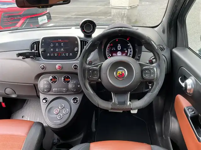 アバルト ５９５ コンペティツィオーネ 神奈川県 2019(令1)年 4.9万km ガンＭ 純正17インチAW/ブレンボブレーキ/レコードモンツァマフラー/ハーフレザーシート/純正ディスプレイオーディオ(USB/BT再生)/ETC/コーナーセンサー/HIDライト/パドルシフト/キーレス/R4/6年整備記録/保証書・取説あり