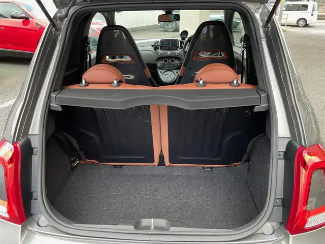 アバルト ５９５ コンペティツィオーネ 神奈川県 2019(令1)年 4.9万km ガンＭ 純正17インチAW/ブレンボブレーキ/レコードモンツァマフラー/ハーフレザーシート/純正ディスプレイオーディオ(USB/BT再生)/ETC/コーナーセンサー/HIDライト/パドルシフト/キーレス/R4/6年整備記録/保証書・取説あり