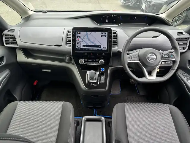日産 セレナ e－パワー ハイウェイスター V 奈良県 2022(令4)年 3.6万km ダイヤモンドブラック 純正フルセグナビ　/Bluetooth　/ブルーレイ　/全方位モニター　/フリップダウンモニター　/電動パーキングブレーキ /ブレーキホールド　/デジタルインナーミラー　/前後ドライブレコーダー　/ブラインドスポットモニター/Wエアコン/ETC