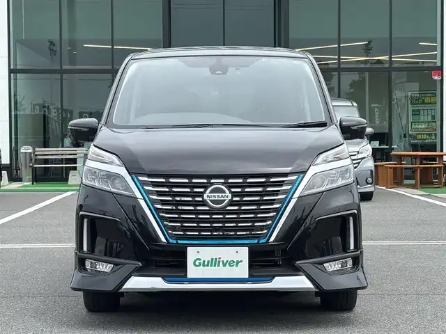 日産 セレナ e－パワー ハイウェイスター V 奈良県 2022(令4)年 3.6万km ダイヤモンドブラック 純正フルセグナビ　/Bluetooth　/ブルーレイ　/全方位モニター　/フリップダウンモニター　/電動パーキングブレーキ /ブレーキホールド　/デジタルインナーミラー　/前後ドライブレコーダー　/ブラインドスポットモニター/Wエアコン/ETC