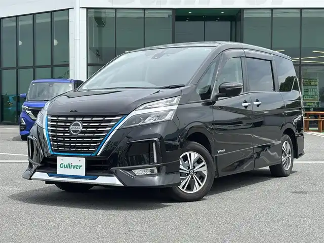 日産 セレナ e－パワー ハイウェイスター V 奈良県 2022(令4)年 3.6万km ダイヤモンドブラック 純正フルセグナビ　/Bluetooth　/ブルーレイ　/全方位モニター　/フリップダウンモニター　/電動パーキングブレーキ /ブレーキホールド　/デジタルインナーミラー　/前後ドライブレコーダー　/ブラインドスポットモニター/Wエアコン/ETC