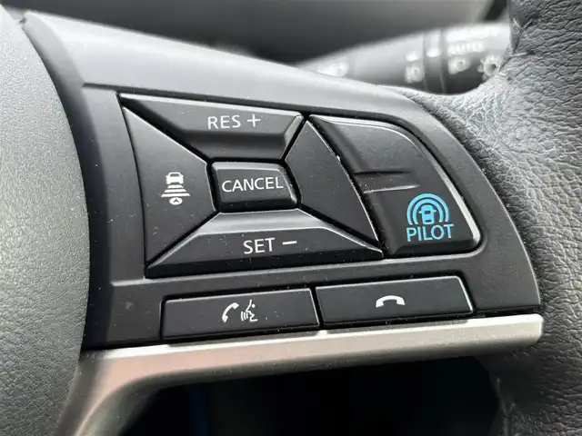 日産 セレナ e－パワー ハイウェイスター V 奈良県 2022(令4)年 3.6万km ダイヤモンドブラック 純正フルセグナビ　/Bluetooth　/ブルーレイ　/全方位モニター　/フリップダウンモニター　/電動パーキングブレーキ /ブレーキホールド　/デジタルインナーミラー　/前後ドライブレコーダー　/ブラインドスポットモニター/Wエアコン/ETC