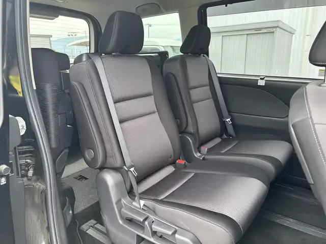 日産 セレナ e－パワー ハイウェイスター V 奈良県 2022(令4)年 3.6万km ダイヤモンドブラック 純正フルセグナビ　/Bluetooth　/ブルーレイ　/全方位モニター　/フリップダウンモニター　/電動パーキングブレーキ /ブレーキホールド　/デジタルインナーミラー　/前後ドライブレコーダー　/ブラインドスポットモニター/Wエアコン/ETC