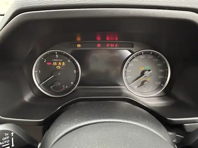 三菱 トライトン GSR 茨城県 2024(令6)年 0.2万km オレンジ 9インチナビゲーションディスプレイ/・Bluetooth/・AppleCarPlay/・AndroidAuto/三菱e-Assist/・マルチアラウンドモニター/・衝突被害軽減ブレーキシステム/・踏み間違い衝突防止アシスト/・車線逸脱警報システム/・ブラインドスポットワーニング/・レーンチェンジアシスト/・リヤクロストラフィックアラート/・オートマチックハイビーム/・レーダークルーズコントロール/・標識認識システム/・ふらつき警報/・リヤデフロック/パワーシート/シートヒーター