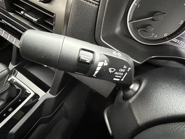 三菱 トライトン GSR 茨城県 2024(令6)年 0.2万km オレンジ 9インチナビゲーションディスプレイ/・Bluetooth/・AppleCarPlay/・AndroidAuto/三菱e-Assist/・マルチアラウンドモニター/・衝突被害軽減ブレーキシステム/・踏み間違い衝突防止アシスト/・車線逸脱警報システム/・ブラインドスポットワーニング/・レーンチェンジアシスト/・リヤクロストラフィックアラート/・オートマチックハイビーム/・レーダークルーズコントロール/・標識認識システム/・ふらつき警報/・リヤデフロック/パワーシート/シートヒーター
