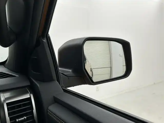 三菱 トライトン GSR 茨城県 2024(令6)年 0.2万km オレンジ 9インチナビゲーションディスプレイ/・Bluetooth/・AppleCarPlay/・AndroidAuto/三菱e-Assist/・マルチアラウンドモニター/・衝突被害軽減ブレーキシステム/・踏み間違い衝突防止アシスト/・車線逸脱警報システム/・ブラインドスポットワーニング/・レーンチェンジアシスト/・リヤクロストラフィックアラート/・オートマチックハイビーム/・レーダークルーズコントロール/・標識認識システム/・ふらつき警報/・リヤデフロック/パワーシート/シートヒーター